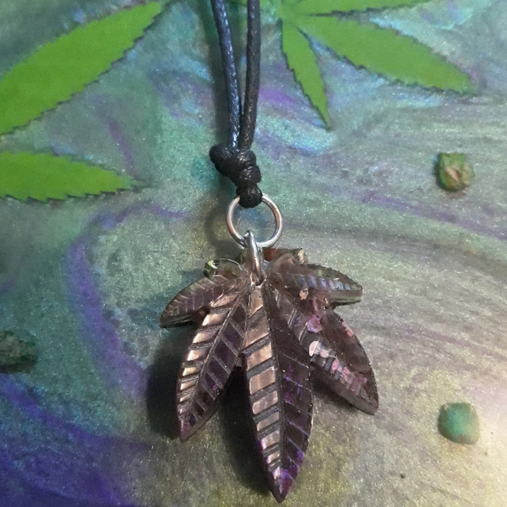 Resin pot leaf pendant
